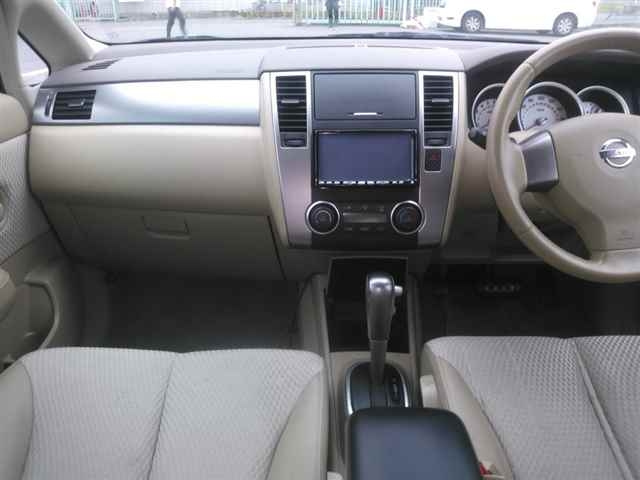 NISSAN TIIDA 2009