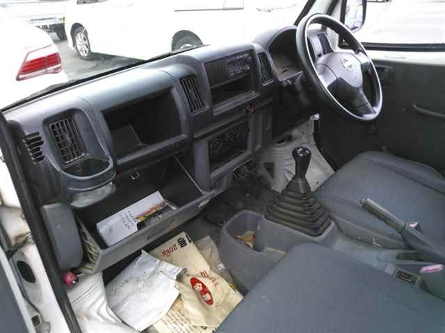 NISSAN CLIPPER TRUCK 2013