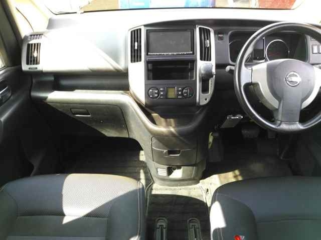NISSAN SERENA 2008