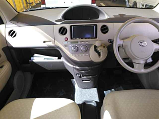 TOYOTA SIENTA 2009