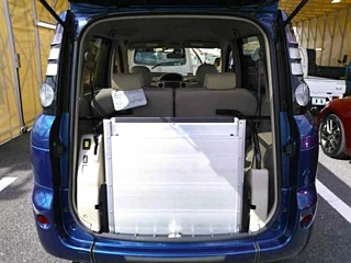 TOYOTA SIENTA 2009