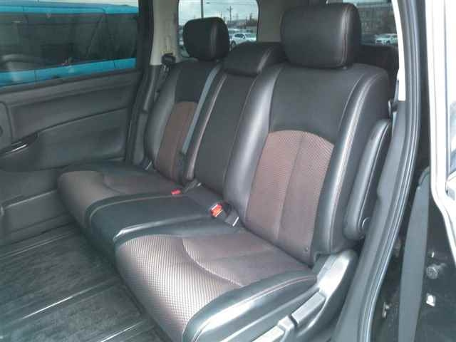 NISSAN ELGRAND 2010