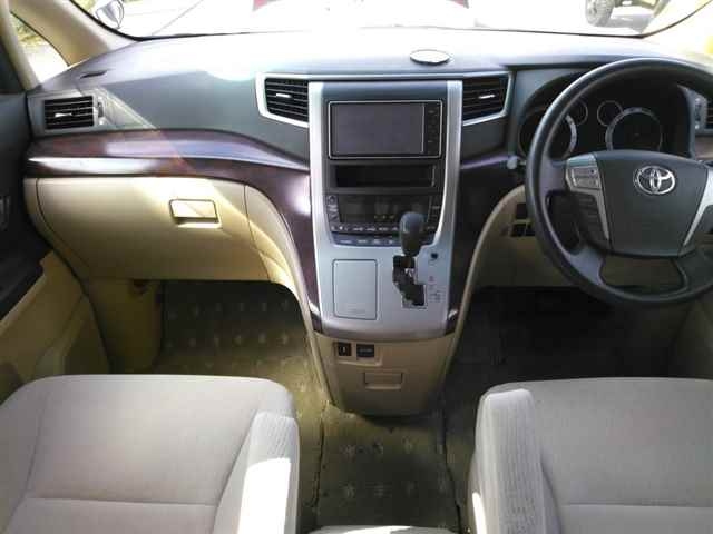 TOYOTA ALPHARD 2010