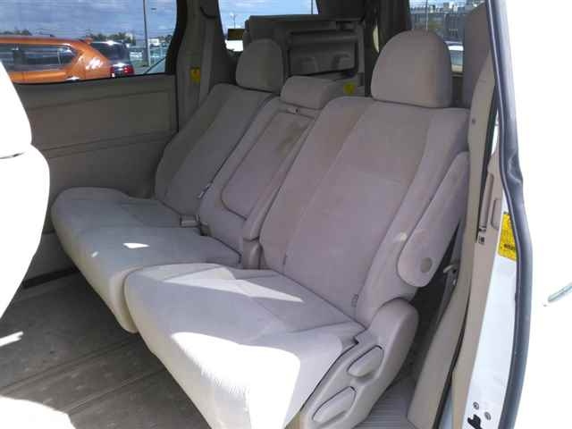 TOYOTA ALPHARD 2010