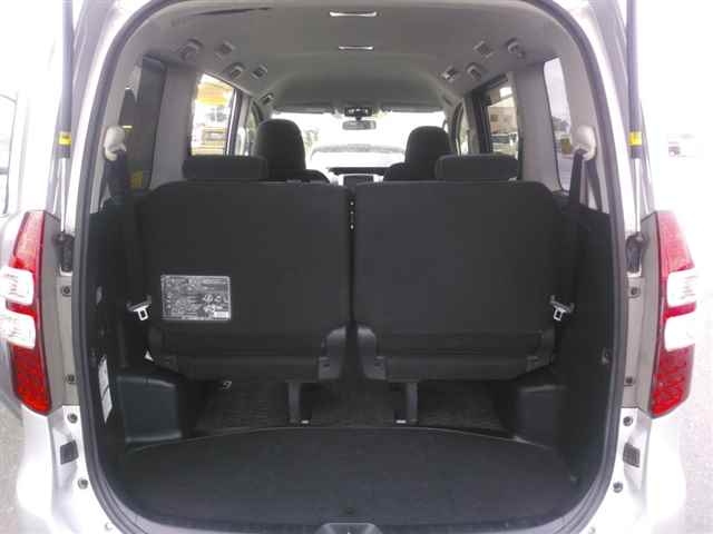 TOYOTA NOAH 2013