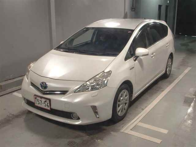 TOYOTA PRIUS ALPHA 2014