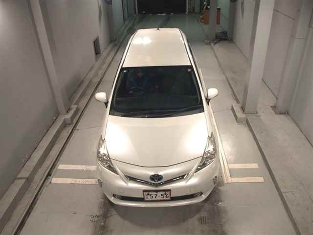 TOYOTA PRIUS ALPHA 2014