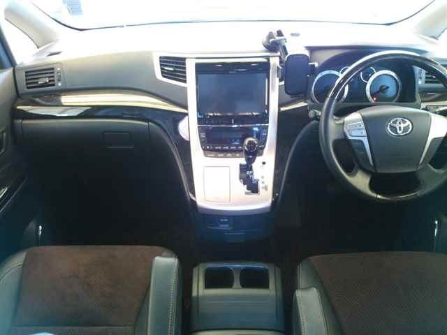 TOYOTA ALPHARD 2014