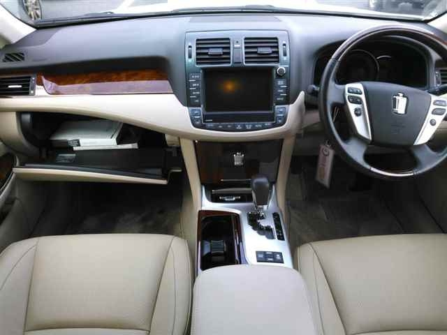 TOYOTA CROWN 2012