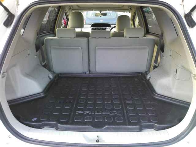 TOYOTA PRIUS ALPHA 2012