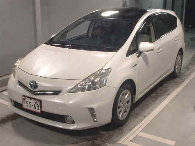 TOYOTA PRIUS ALPHA 2012