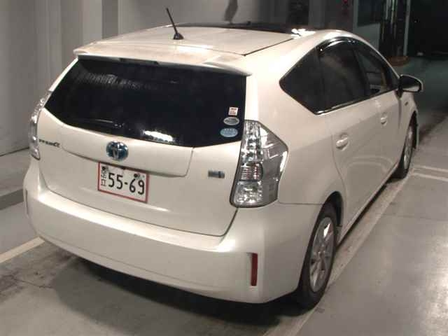 TOYOTA PRIUS ALPHA 2012