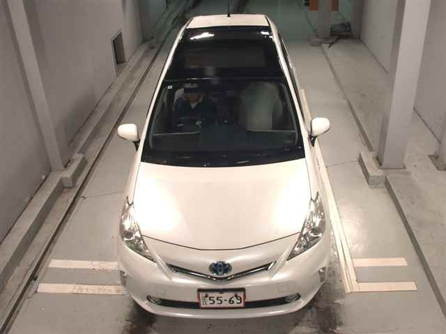 TOYOTA PRIUS ALPHA 2012