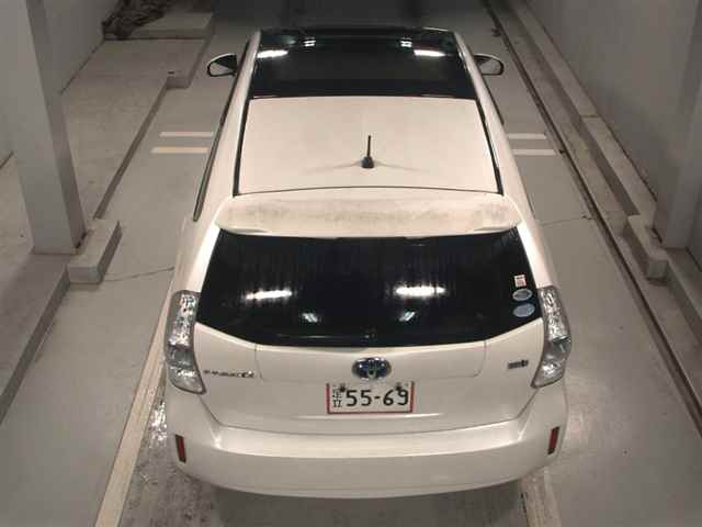 TOYOTA PRIUS ALPHA 2012