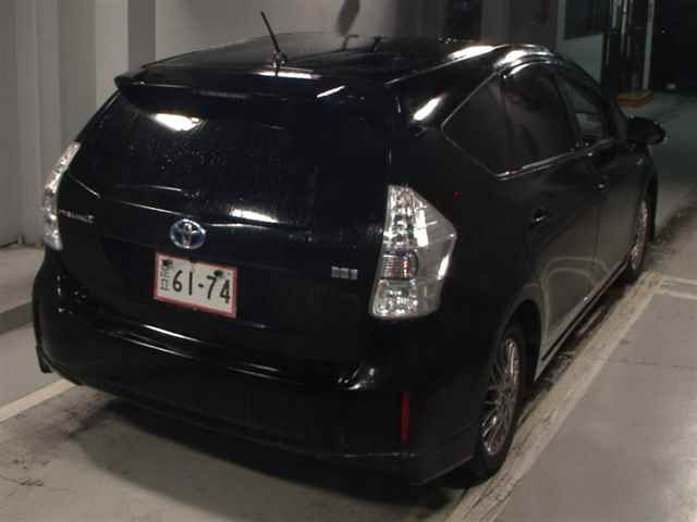 TOYOTA PRIUS ALPHA 2012
