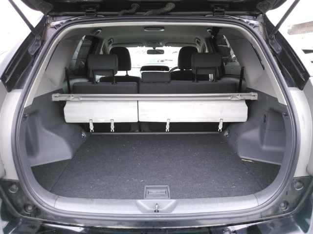 TOYOTA PRIUS ALPHA 2012