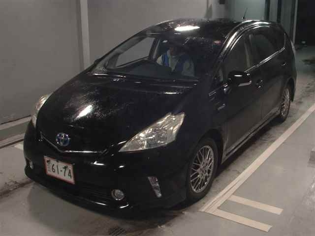 TOYOTA PRIUS ALPHA 2012