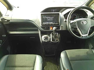 TOYOTA NOAH 2018