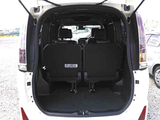 TOYOTA NOAH 2018