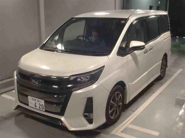 TOYOTA NOAH 2018