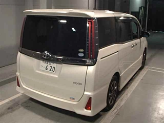 TOYOTA NOAH 2018