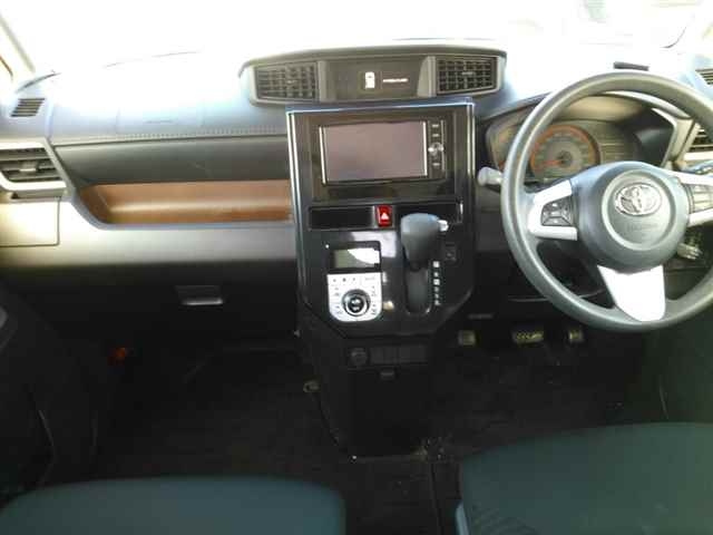 TOYOTA ROOMY 2016
