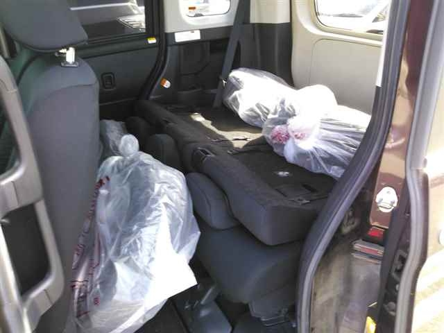 TOYOTA ROOMY 2016