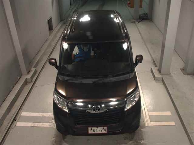 TOYOTA ROOMY 2016