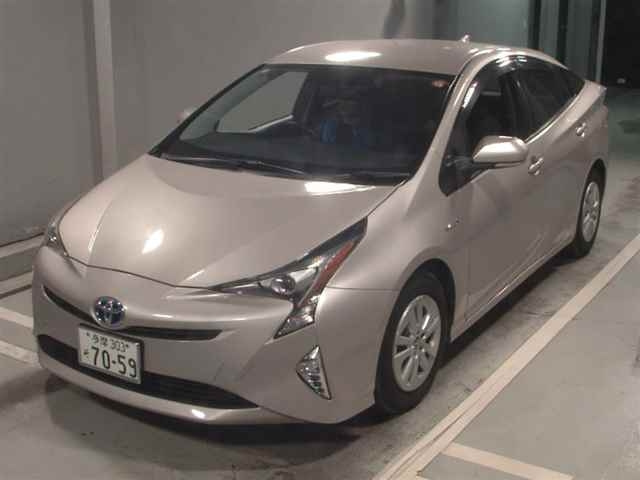 TOYOTA PRIUS 2018