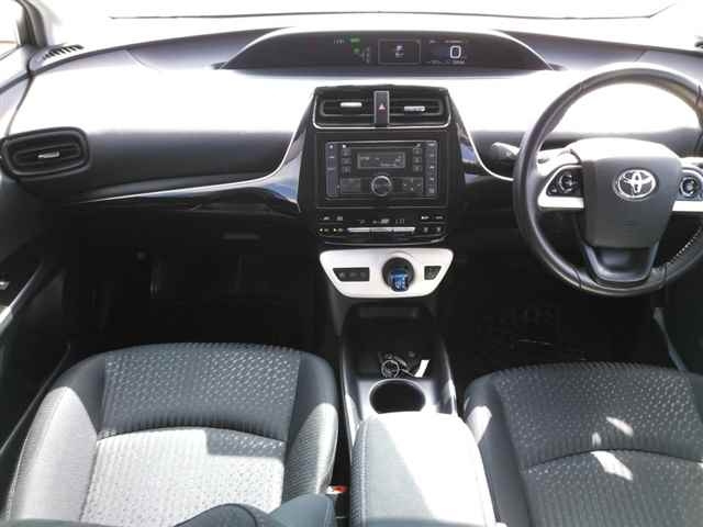 TOYOTA PRIUS 2018