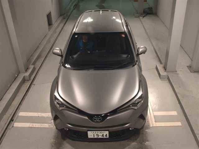 TOYOTA C-HR 2017