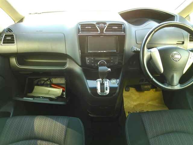 NISSAN SERENA 2014