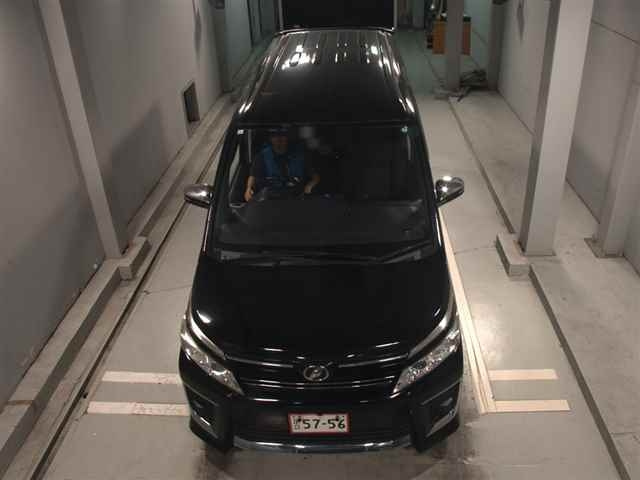 TOYOTA VOXY 2016