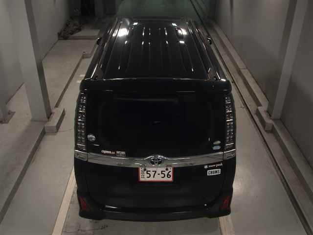 TOYOTA VOXY 2016