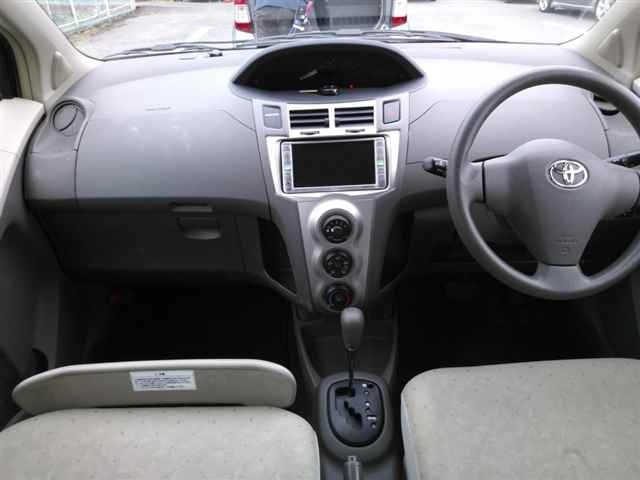 TOYOTA VITZ 2008