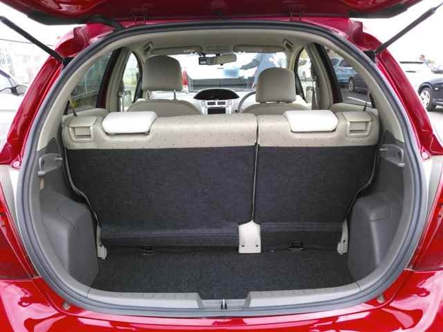 TOYOTA VITZ 2008