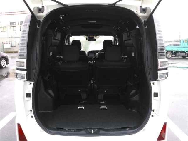 TOYOTA VOXY 2017