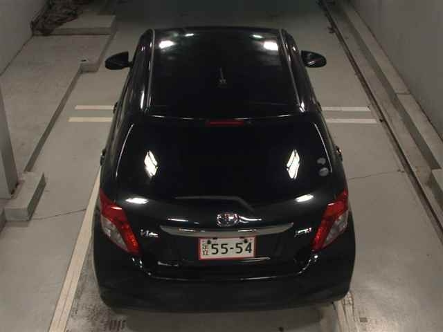 TOYOTA VITZ 2011