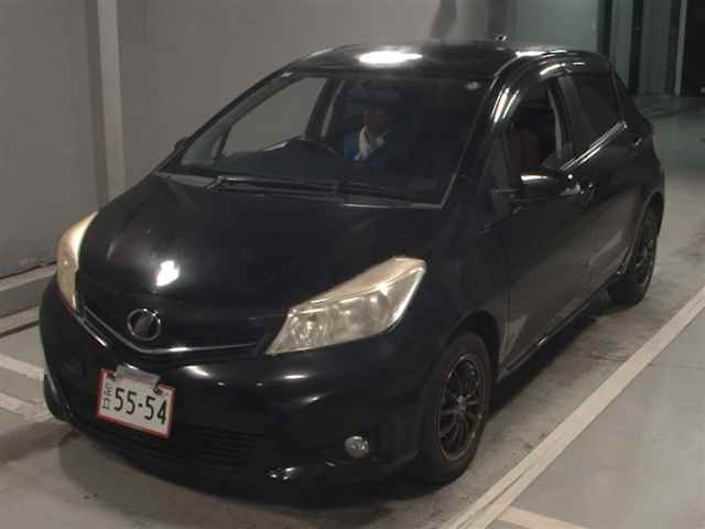 TOYOTA VITZ 2011