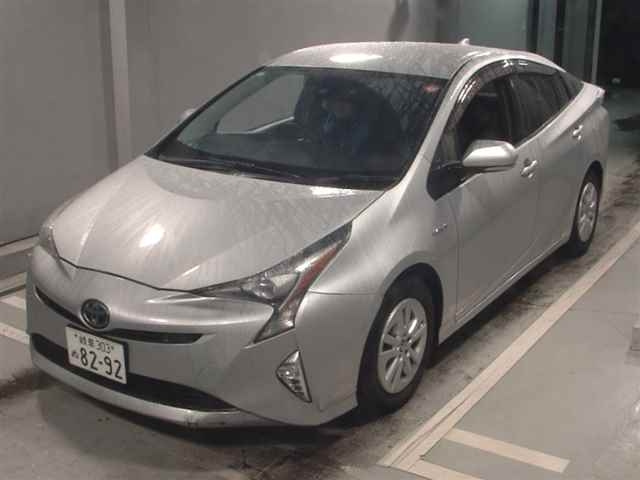 TOYOTA PRIUS 2018