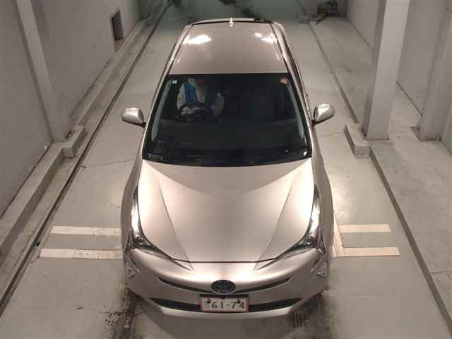 TOYOTA PRIUS 2016