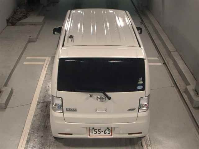 TOYOTA PIXIS SPACE 2014
