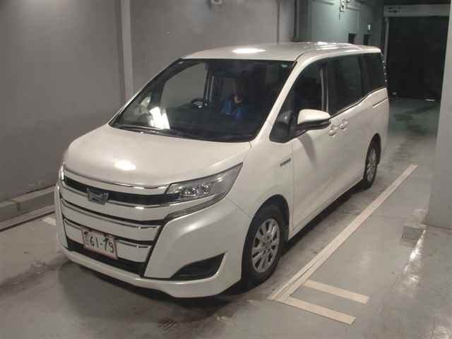 TOYOTA NOAH 2018