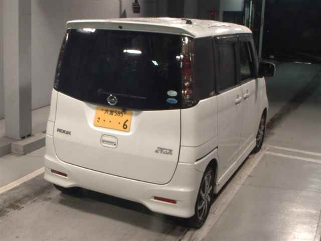 NISSAN ROOX 2011