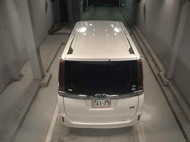 TOYOTA NOAH 2018