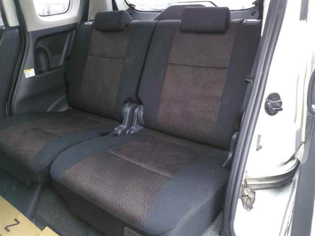 NISSAN ROOX 2011