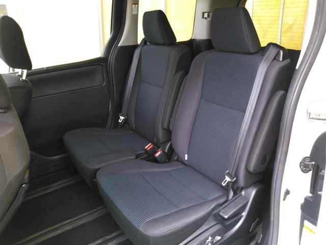 TOYOTA NOAH 2018