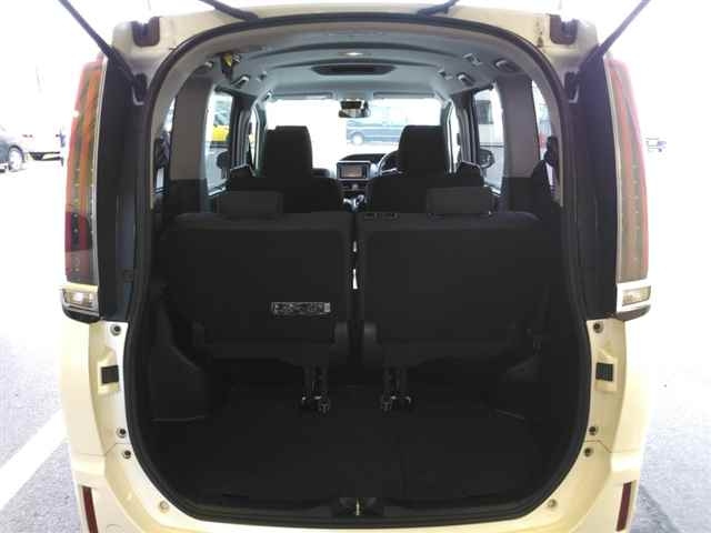 TOYOTA NOAH 2018