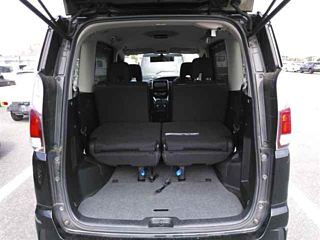 NISSAN SERENA 2017