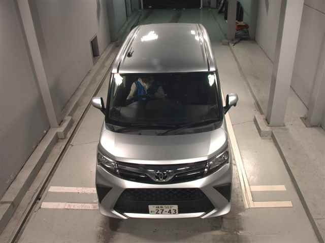 TOYOTA ROOMY 2023